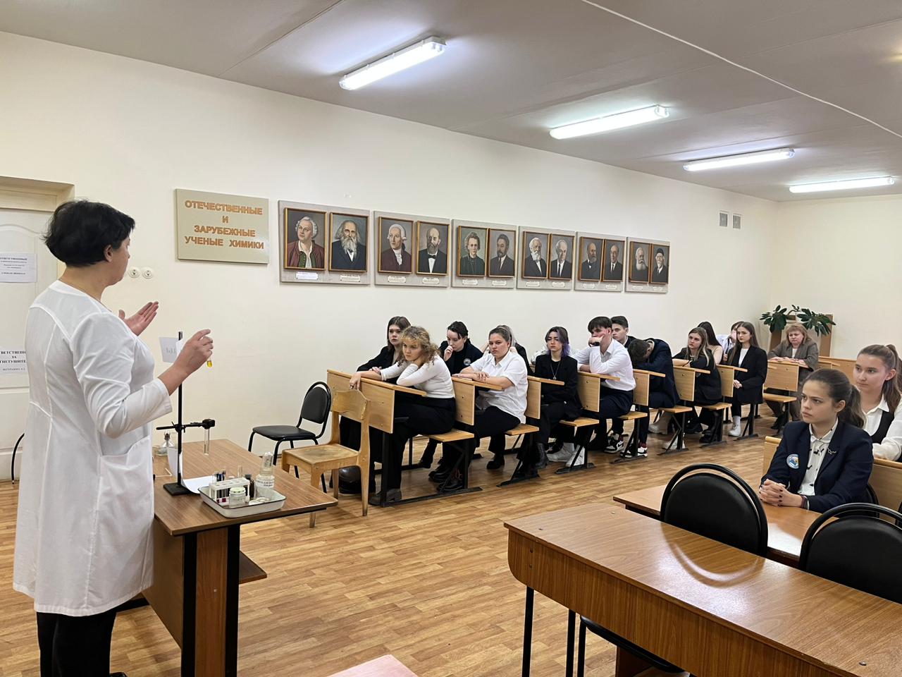 Профориентация. Мастер-класс Углеводороды на кафедре ХиМОХ